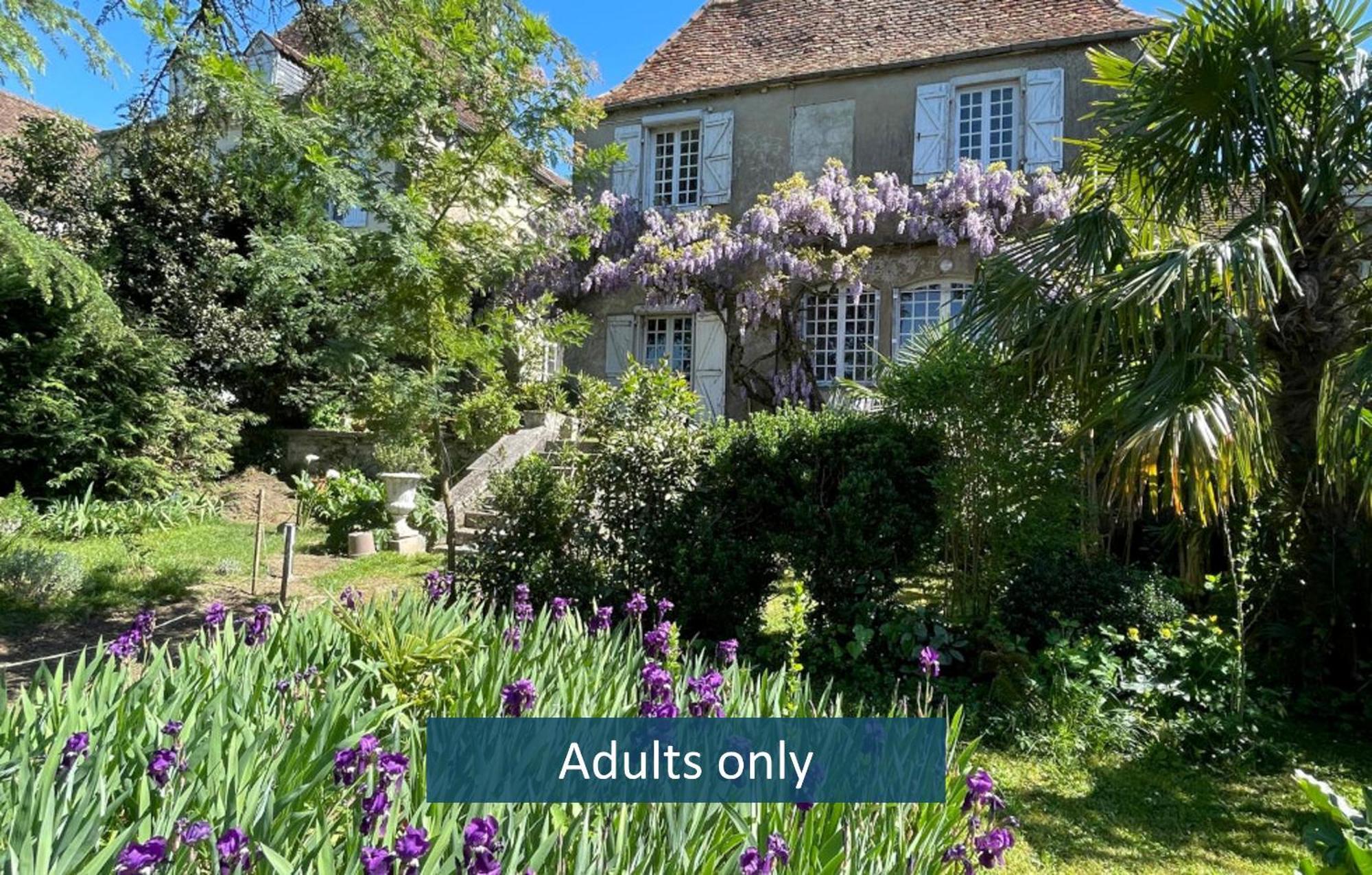 Bed and Breakfast Jardin Des Remparts Orthez Exterior foto